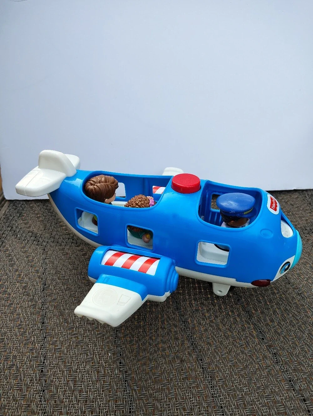 Fisher Price Little People Blue Jet Plane Musical Sounds Talking with 3 People